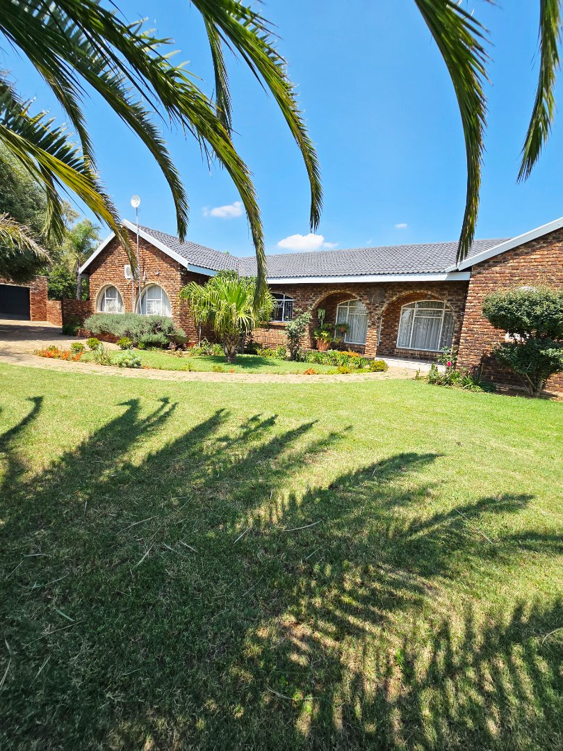 3 Bedroom Property for Sale in La Hoff North West